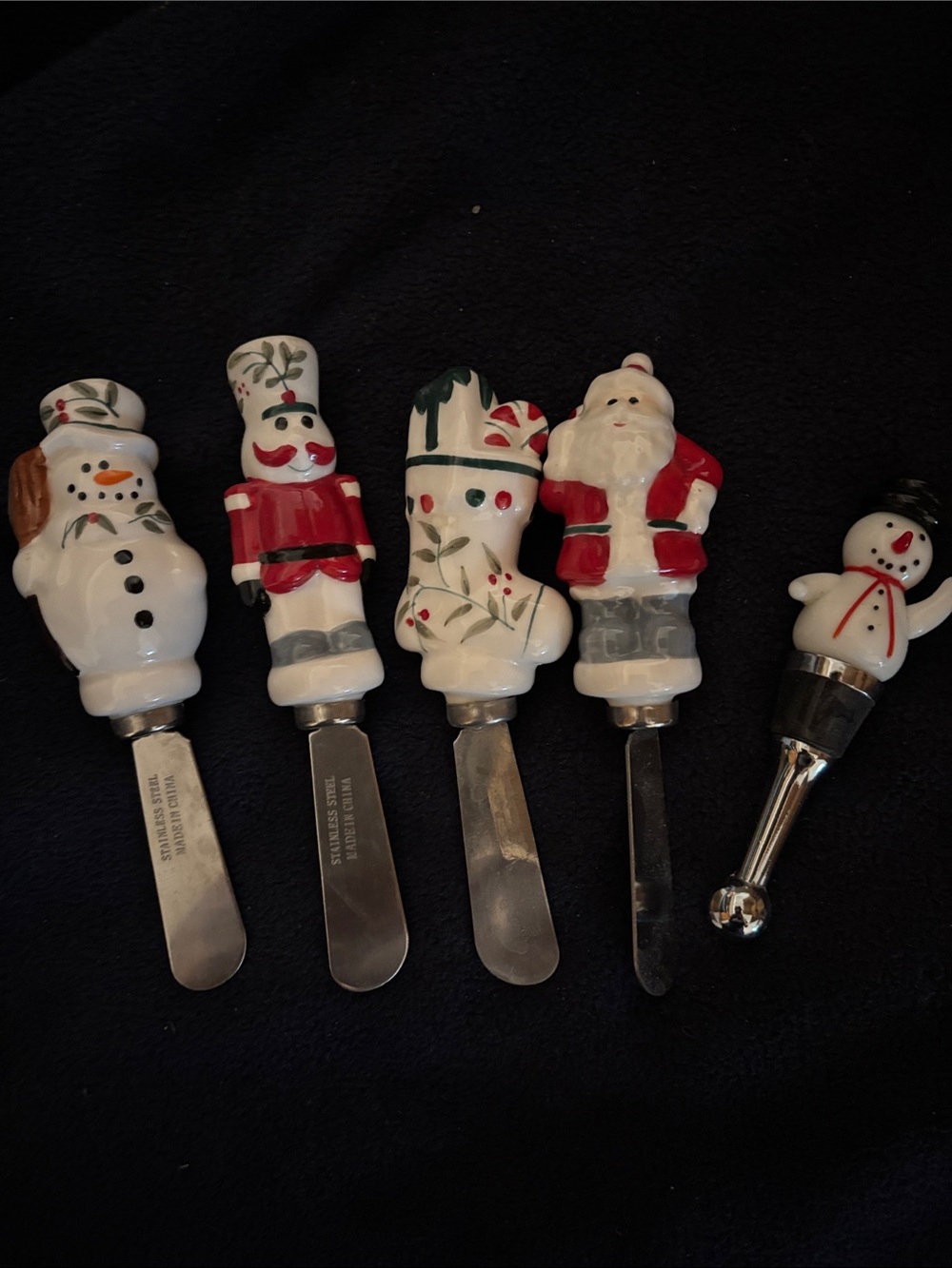 Christmas Lot 4 Cheese spreaders & 1 wine bottle stopper stainless steel